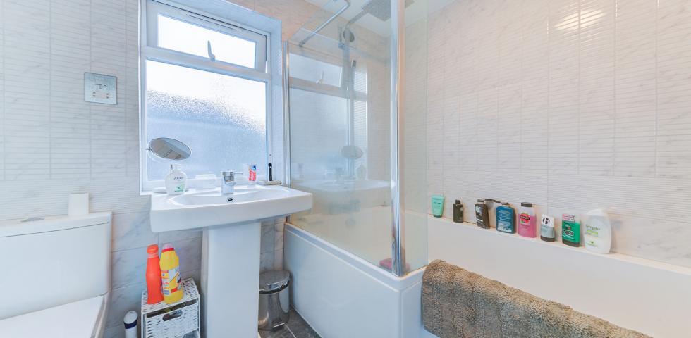 Stunning  Apartment Stanley Gardens, Willesden Green